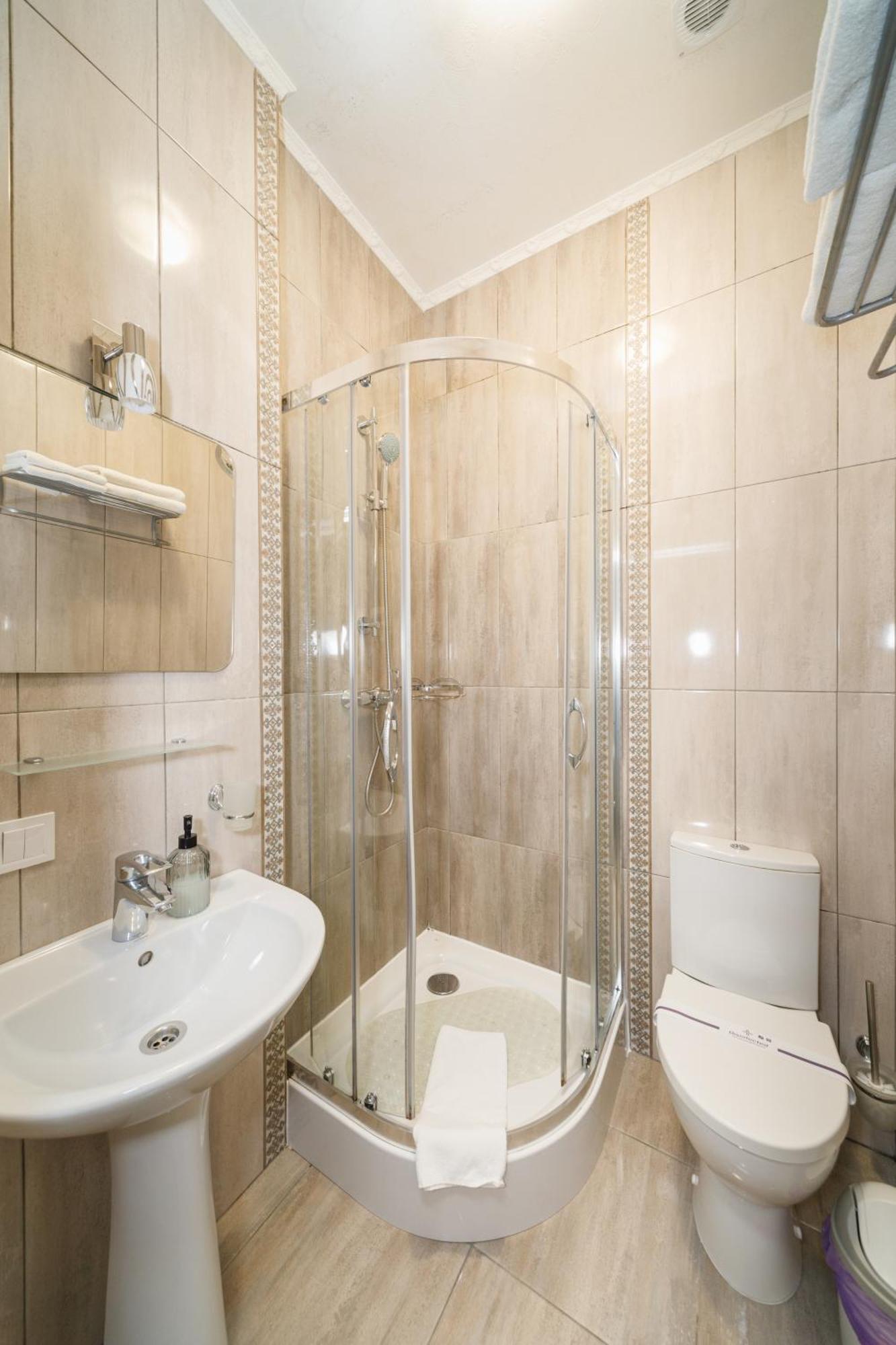 L.O.Y Family Hotel Ντνιπροπετρόφσκ Εξωτερικό φωτογραφία