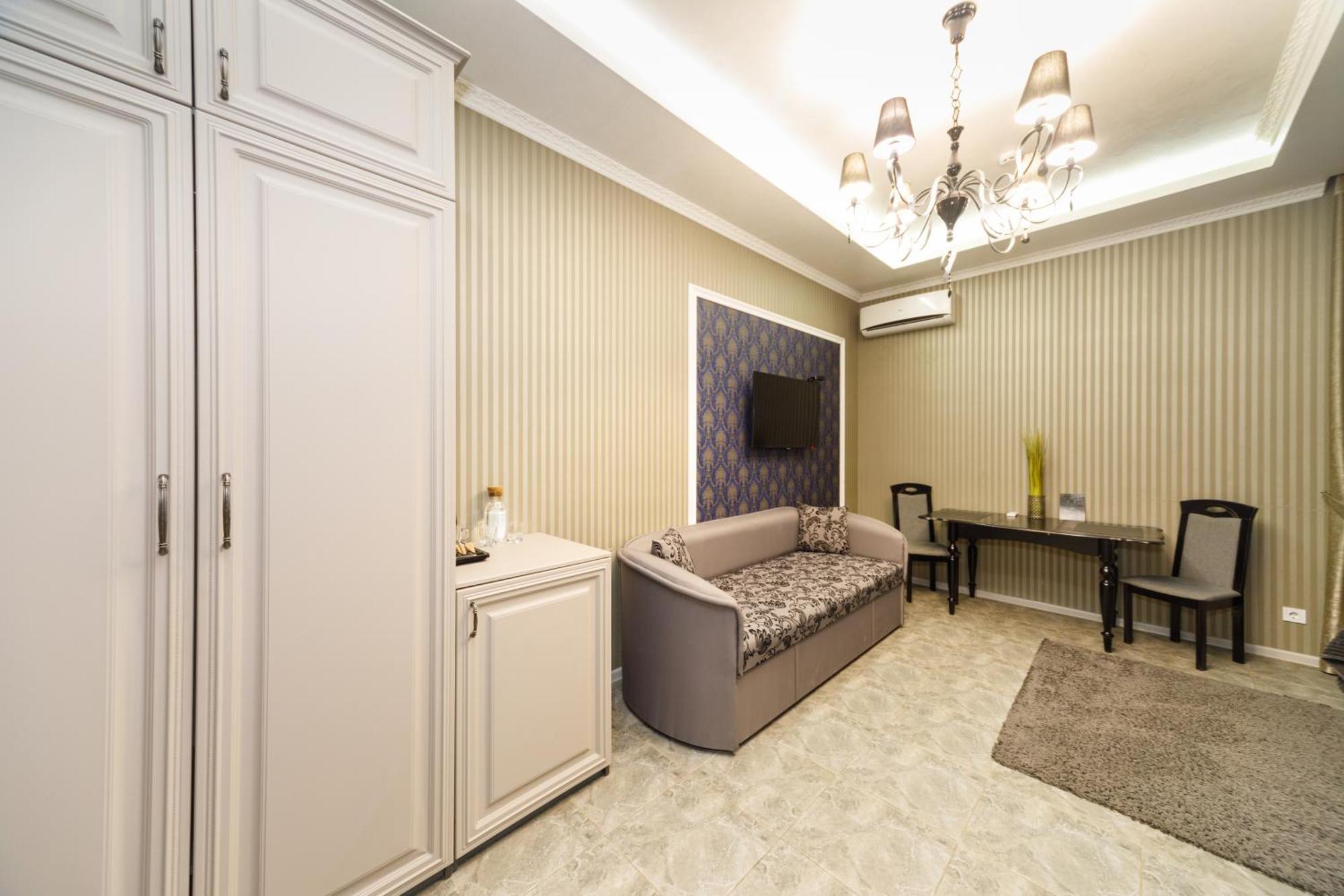 L.O.Y Family Hotel Ντνιπροπετρόφσκ Εξωτερικό φωτογραφία