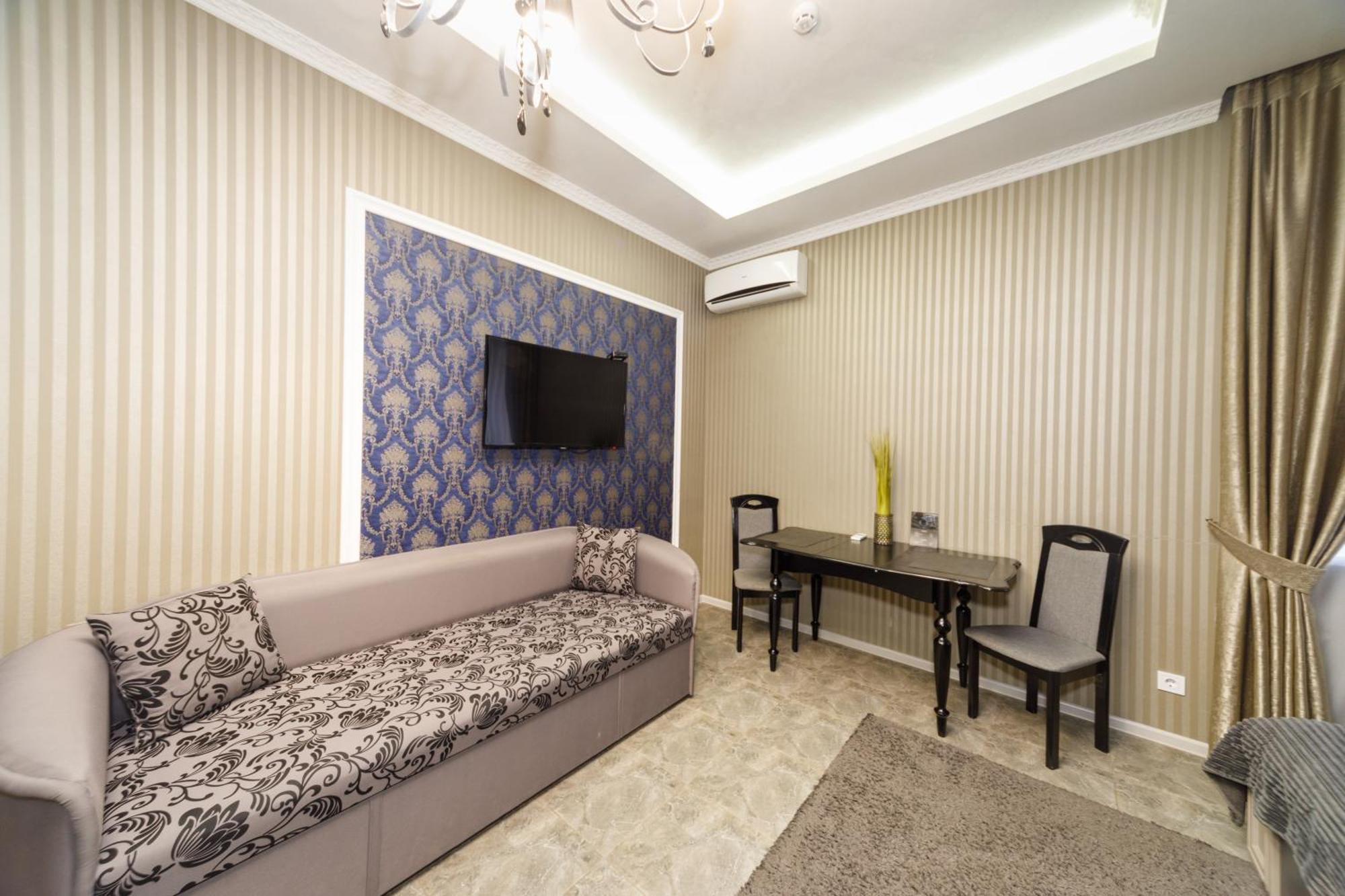 L.O.Y Family Hotel Ντνιπροπετρόφσκ Εξωτερικό φωτογραφία