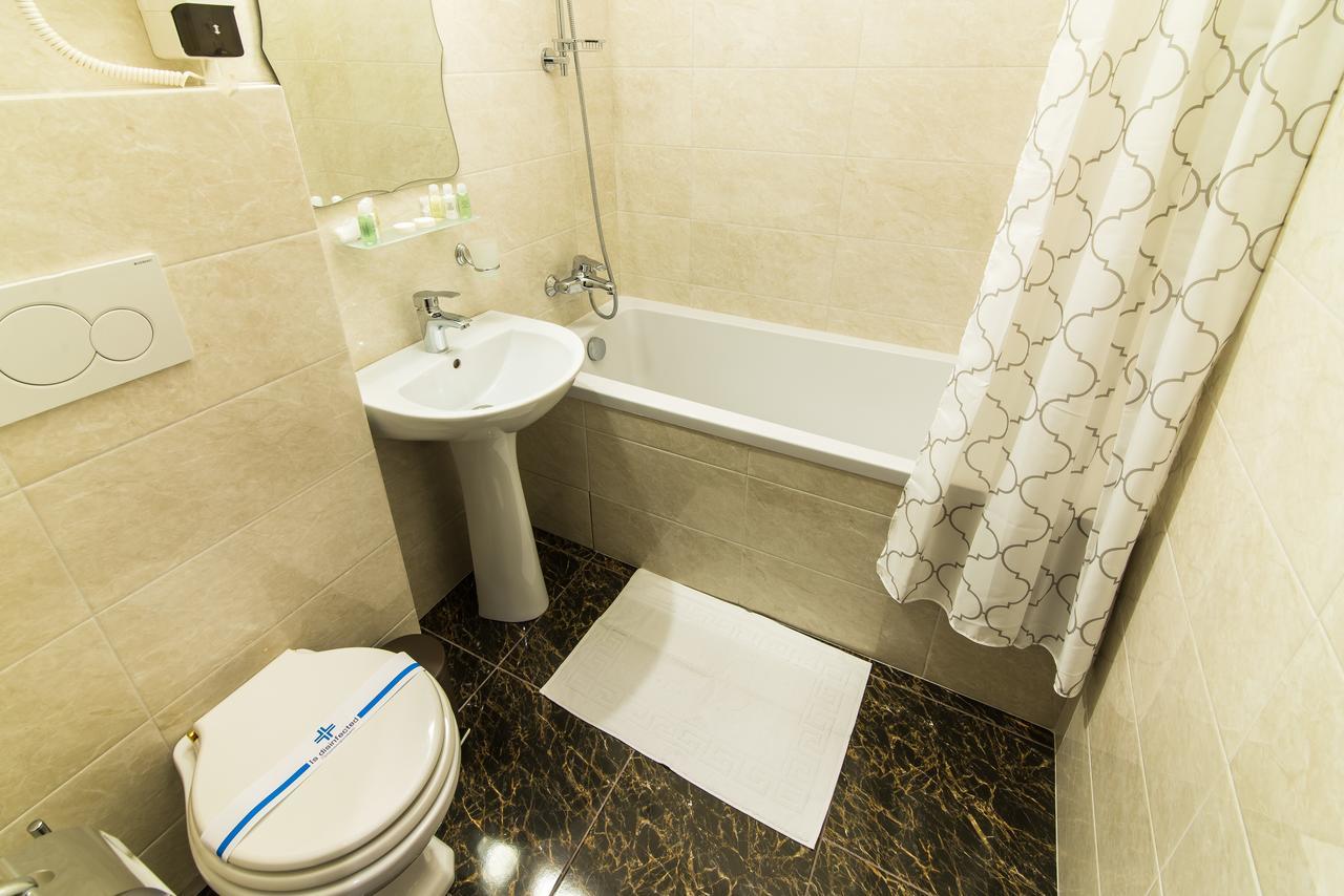L.O.Y Family Hotel Ντνιπροπετρόφσκ Εξωτερικό φωτογραφία